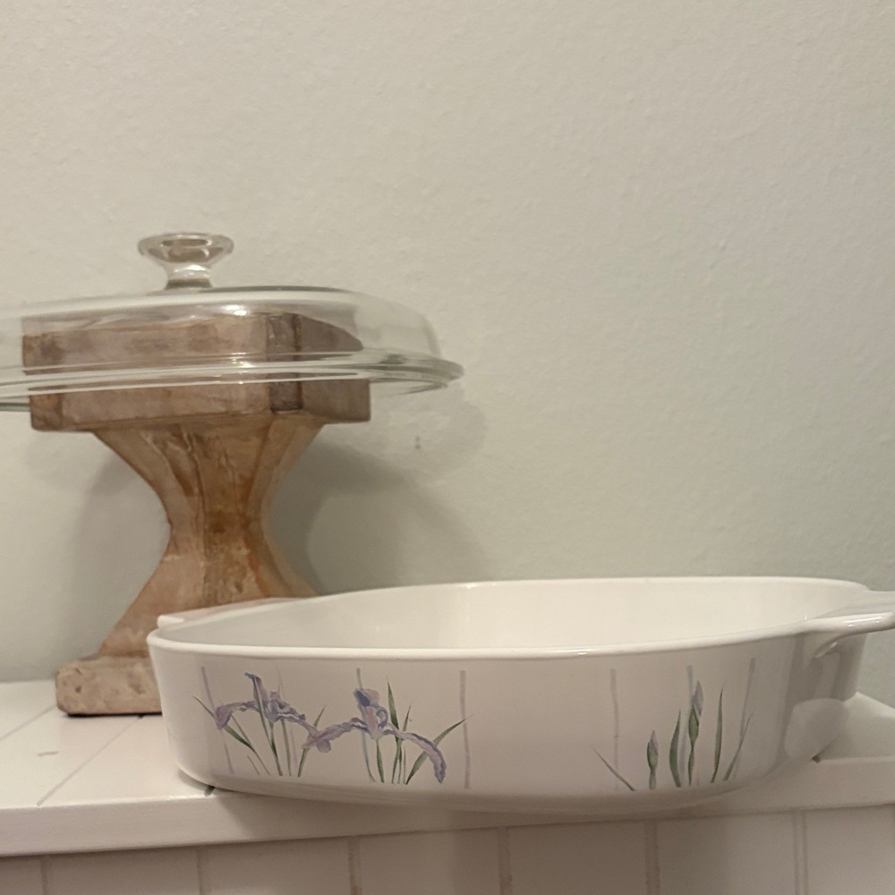 Vintage Corningware              
The Shadow Iris  2.5 Ltr